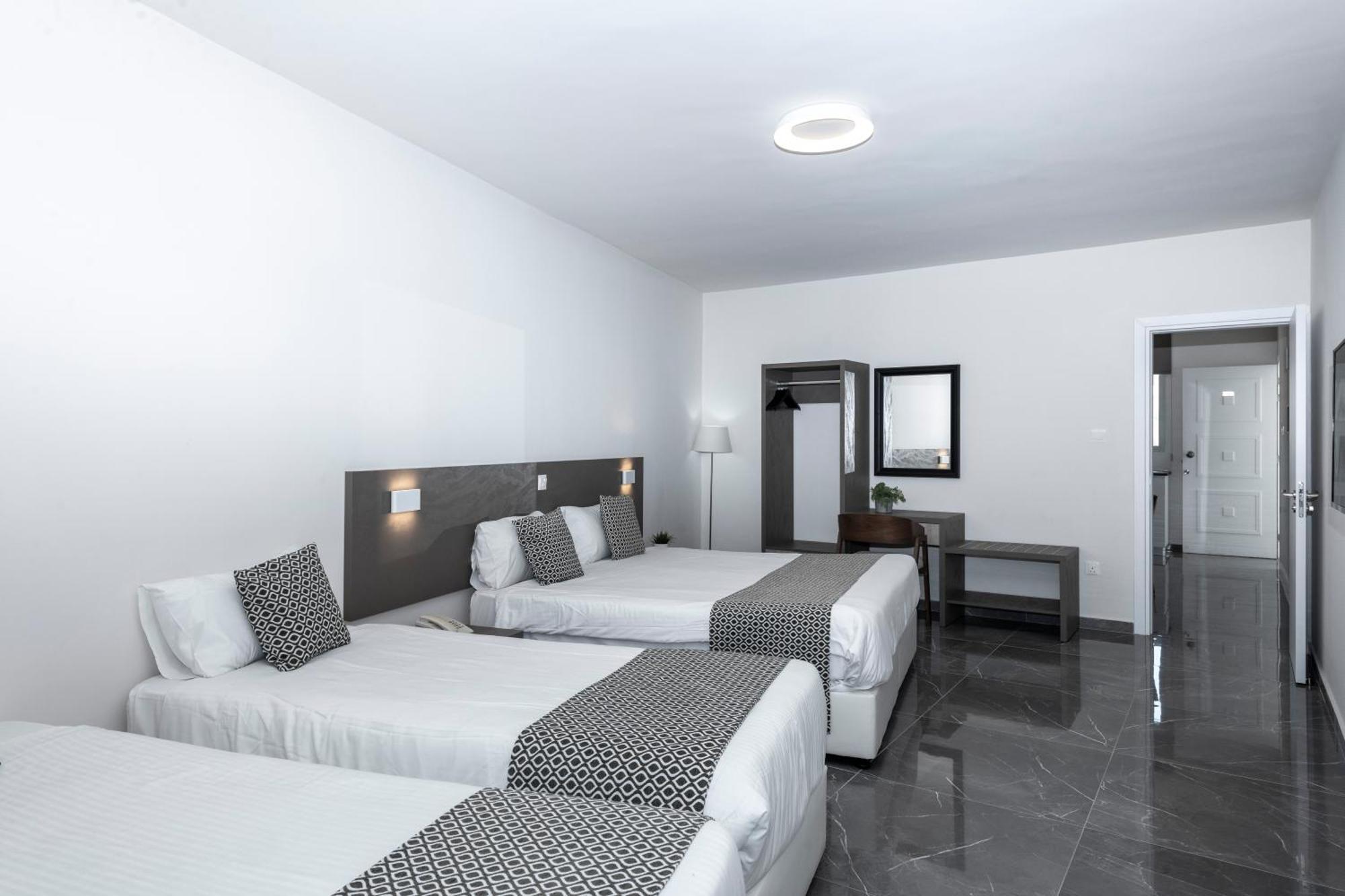 Blazer Residence Larnaca Ngoại thất bức ảnh